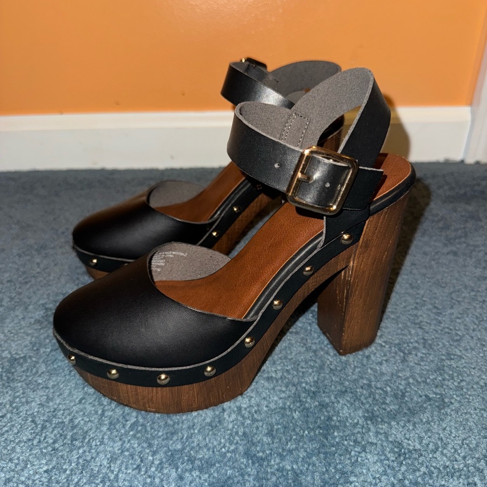 Mossimo Supply Co. Studded Wooden Heel 6 Mary Jane New